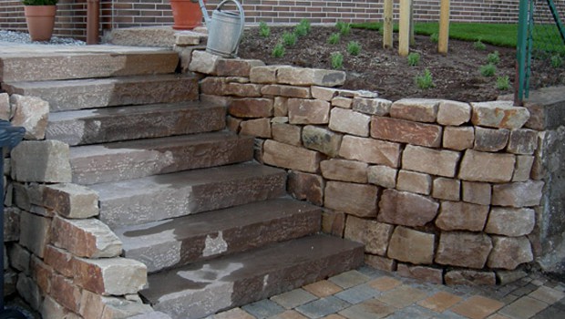 Stein in seiner schönsten Form | hausundgarten